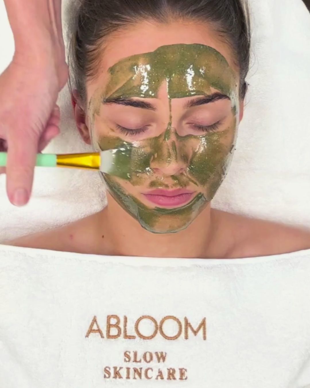 Gezichtsbehandeling met Abloom